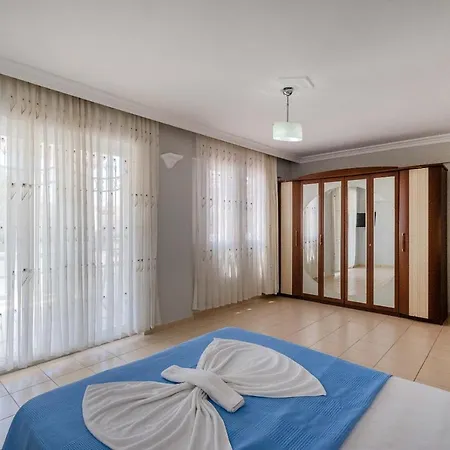 Naz Villalari וילה פאטהיה